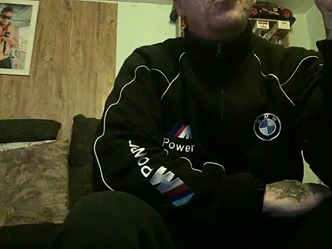 Snapshot of steveindahouse chatting on 03-20-25, 04:18 steveindahouse online show from 03-20-25, 04:18