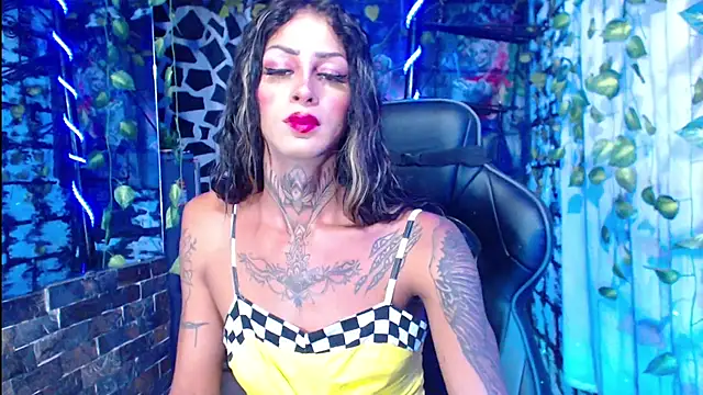 Snapshot of kissingdevil chatting on 01-12-25, 01:21 kissingdevil online show from 01-12-25, 01:21