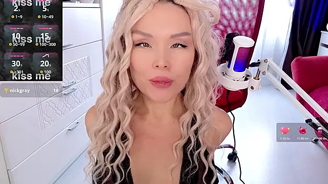 WhiteBunny online show from 02-06-26, 08:10