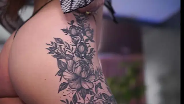 HotSkinnyX online show from 02-10-26, 10:03