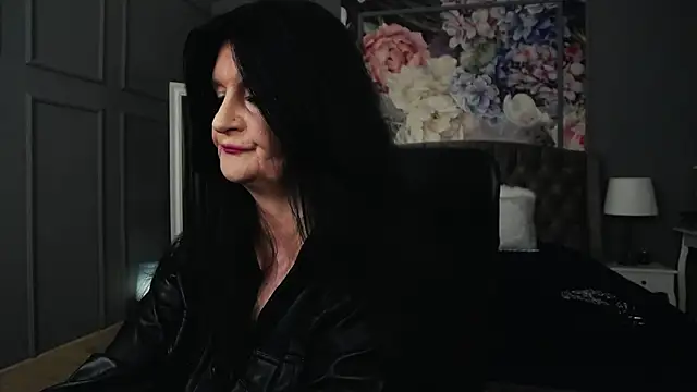 DomMelissaW online show from 09-29-25, 08:03