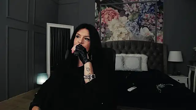 DomMelissaW online show from 09-30-25, 07:42