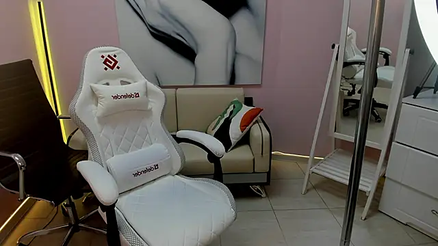 Persephoni online show from 12-22-25, 03:56