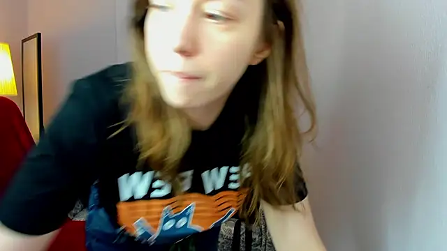 Snapshot of Persephoni chatting on 06-17-26, 10:36 Persephoni online show from 06-17-26, 10:36