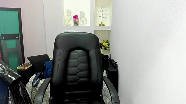 Persephoni online show from 03-29-26, 05:53