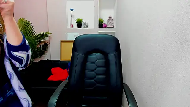 Persephoni online show from 09-27-25, 05:24