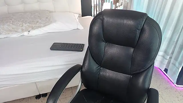 LiaVillalobos online show from 03-26-26, 01:31