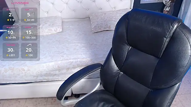 LiaVillalobos online show from 09-27-25, 12:33