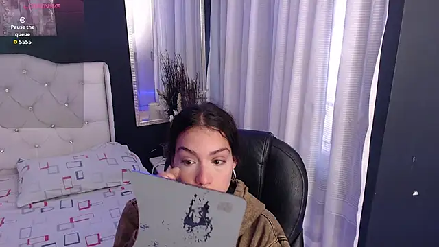 LiaVillalobos online show from 10-23-25, 12:15