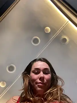 LeaGambit   online show from 12-31-24, 07:07