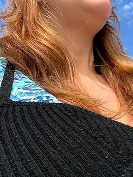 LeaGambit   online show from 10-10-25, 07:15