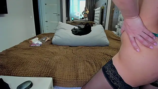 Snapshot of FitKate chatting on 12-04-24, 04:04 FitKate online show from 12-04-24, 04:04