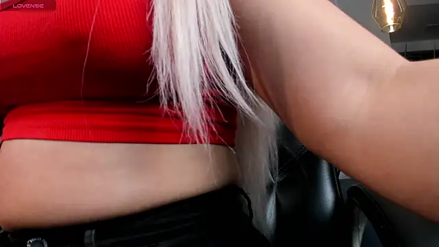 SophieBarnett online show from 12-15-25, 01:33