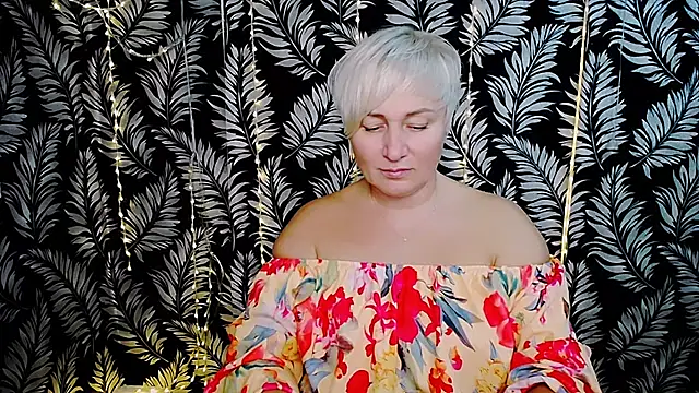 Olivia playful online show from 11-17-25, 01:59