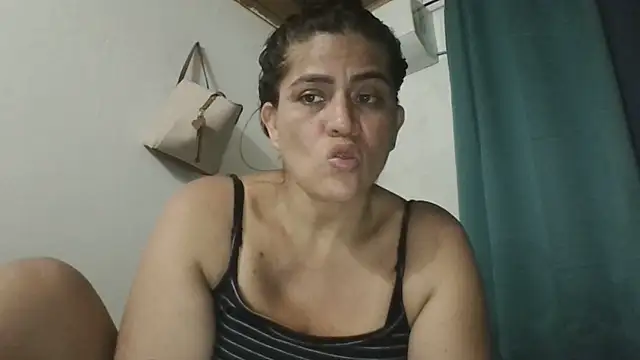 Snapshot of kitybigboobsx chatting on 06-16-26, 12:10 kitybigboobsx online show from 06-16-26, 12:10