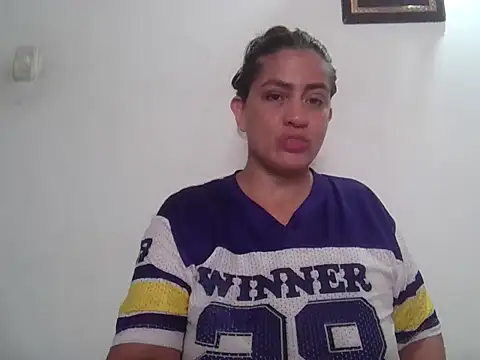 Snapshot of kitybigboobsx chatting on 05-30-26, 04:34 kitybigboobsx online show from 05-30-26, 04:34