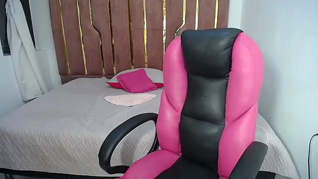 Snapshot of Chanel-24 chatting on 02-19-25, 05:49 Chanel-24 online show from 02-19-25, 05:49