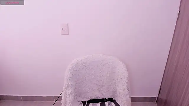 Snapshot of sarasweet_4 chatting on 07-13-26, 01:10 sarasweet 4 online show from 07-13-26, 01:10