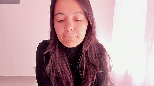 Snapshot of sarasweet_4 chatting on 06-17-26, 02:16 sarasweet 4 online show from 06-17-26, 02:16