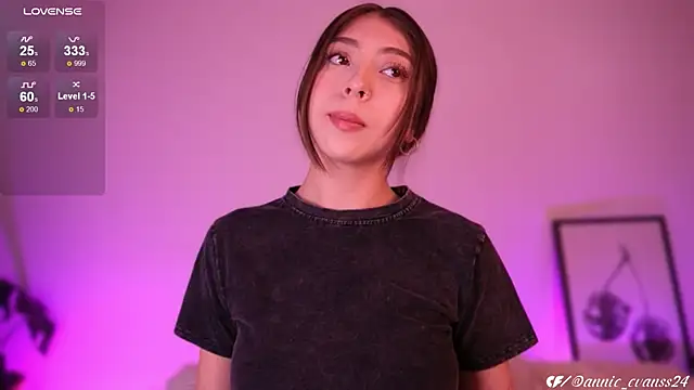 Snapshot of annie24_evans chatting on 02-27-25, 01:52 annie24 evans online show from 02-27-25, 01:52