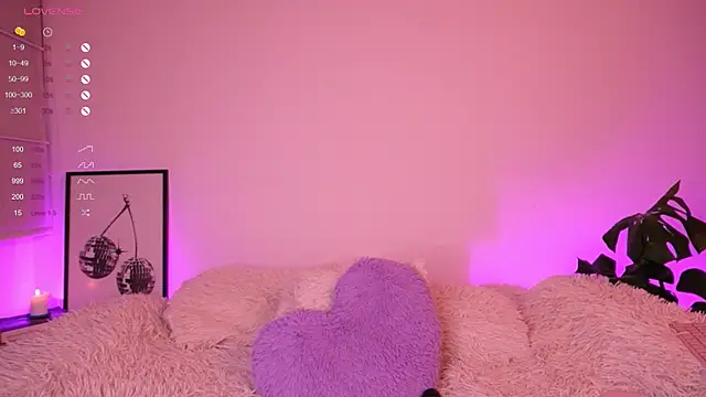 Snapshot of annie24_evans chatting on 01-12-25, 01:42 annie24 evans online show from 01-12-25, 01:42