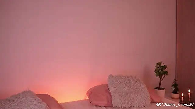 Snapshot of annie24_evans chatting on 03-19-25, 11:57 annie24 evans online show from 03-19-25, 11:57