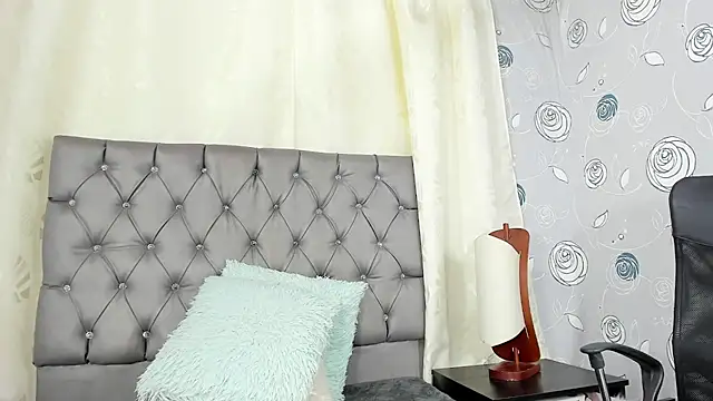 luna evaa online show from 03-18-25, 05:44