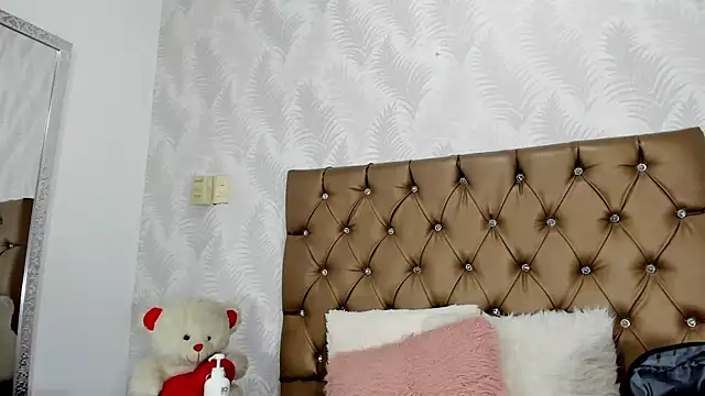 luna evaa online show from 09-10-25, 01:54