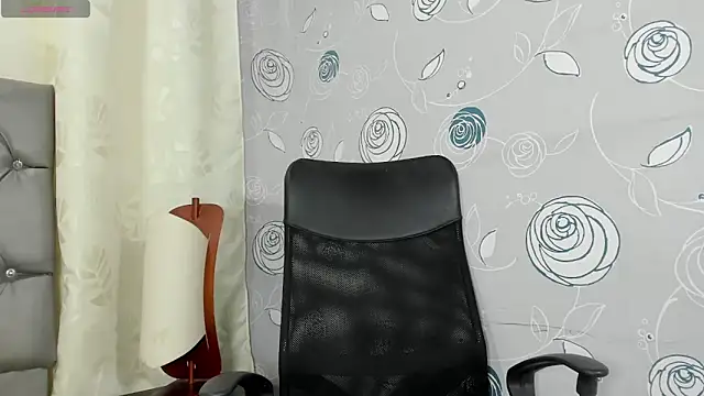 luna evaa online show from 12-22-25, 01:44