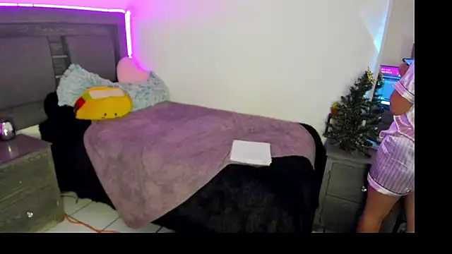 Cherrynoa online show from 12-20-25, 02:47