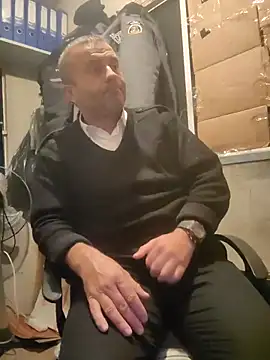 Snapshot of muscularsexy chatting on 10-26-25, 02:12 muscularsexy online show from 10-26-25, 02:12