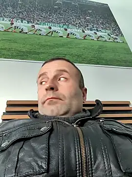 Snapshot of muscularsexy chatting on 12-07-24, 01:13 muscularsexy online show from 12-07-24, 01:13