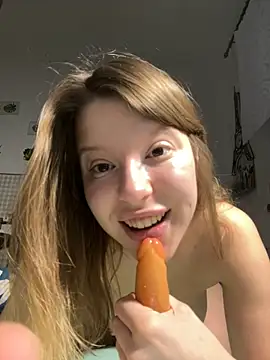 kimczii online show from 04-13-26, 06:28