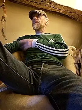 eddouxxx78 online show from 04-18-26, 09:22