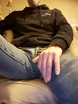 eddouxxx78 online show from 04-04-26, 05:14