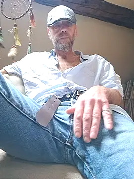 Snapshot of eddouxxx78 chatting on 09-10-25, 03:44 eddouxxx78 online show from 09-10-25, 03:44