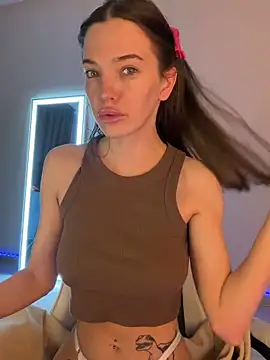 julia fly online show from 03-31-26, 05:31