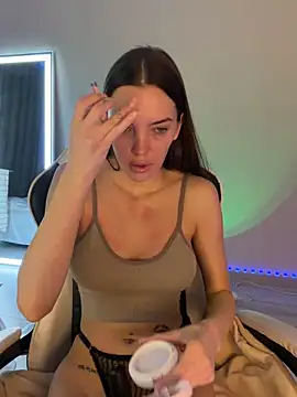 julia fly online show from 03-03-26, 08:10