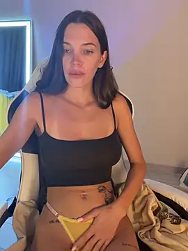 julia fly online show from 06-11-26, 03:09