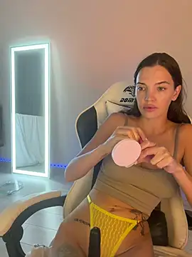 julia fly online show from 06-16-26, 08:25