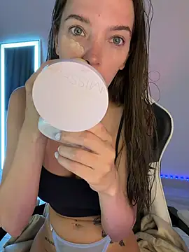 julia fly online show from 05-21-26, 07:17