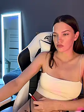 Snapshot of julia_fly chatting on 09-23-25, 09:49 julia fly online show from 09-23-25, 09:49