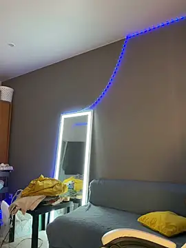 julia fly online show from 02-20-26, 06:26