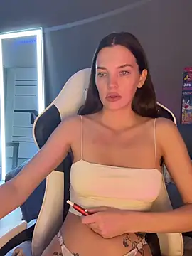 Snapshot of julia_fly chatting on 10-11-25, 01:34 julia fly online show from 10-11-25, 01:34