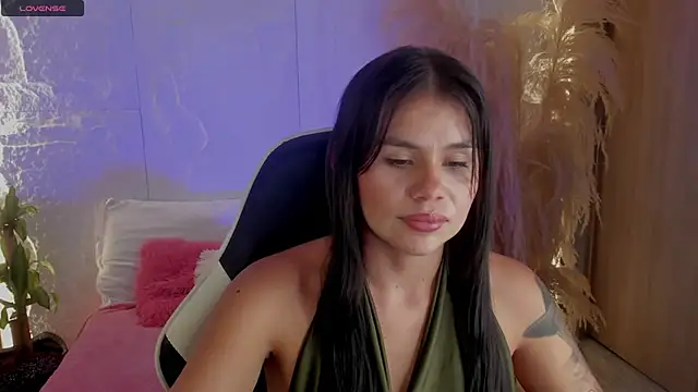 dominique25  online show from 07-12-26, 02:34