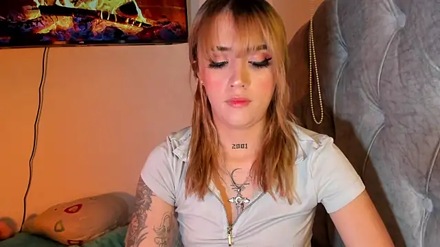 Snapshot of Sabrina_Cole chatting on 09-20-25, 03:00 Sabrina Cole online show from 09-20-25, 03:00