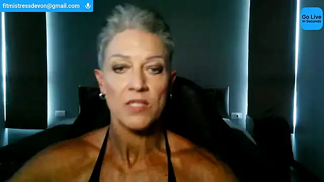 Snapshot of Devon2020 chatting on 06-24-26, 11:09 Devon2020 online show from 06-24-26, 11:09