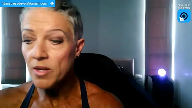 Snapshot of Devon2020 chatting on 07-25-26, 07:27 Devon2020 online show from 07-25-26, 07:27