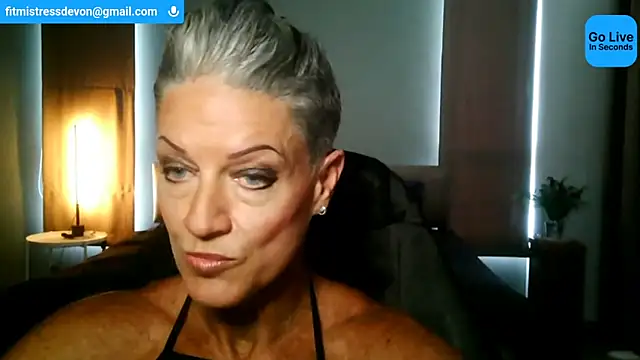 Snapshot of Devon2020 chatting on 06-15-26, 10:37 Devon2020 online show from 06-15-26, 10:37