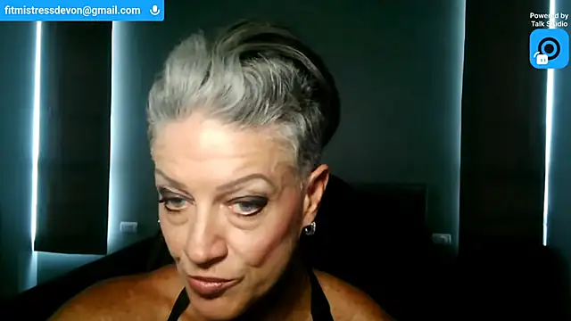 Snapshot of Devon2020 chatting on 07-10-26, 11:10 Devon2020 online show from 07-10-26, 11:10